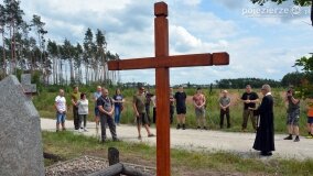 Fundacja Historyczna „Przywracamy Pamięć” postawiła krzyż przy „dołach śmierci”! - zdjęcie 68