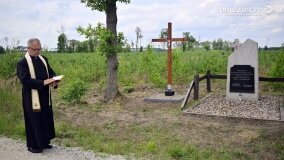 Fundacja Historyczna „Przywracamy Pamięć” postawiła krzyż przy „dołach śmierci”! - zdjęcie 65