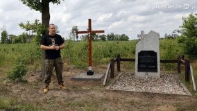 Fundacja Historyczna „Przywracamy Pamięć” postawiła krzyż przy „dołach śmierci”! - zdjęcie 55