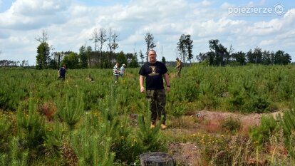 Fundacja Historyczna „Przywracamy Pamięć” postawiła krzyż przy „dołach śmierci”!