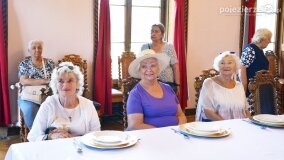 Seniorzy z Poznania zrelaksowali się w pałacu w Czerniejewie - zdjęcie 33