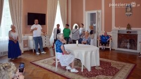 Seniorzy z Poznania zrelaksowali się w pałacu w Czerniejewie - zdjęcie 22