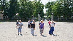 Seniorzy z Poznania zrelaksowali się w pałacu w Czerniejewie - zdjęcie 1