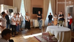„Aktywny Bierzglinek” poznał dzieje pałacu w Czerniejewie - zdjęcie 16