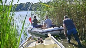 Lokomobila spoczywa na dnie jeziora Kłeckiego... - zdjęcie 17