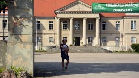 Pałac w Czerniejewie wrześniową porą - zdjęcie 4