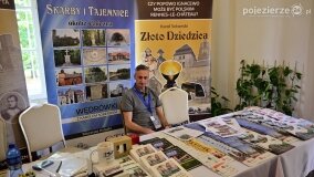 Zabytkowe auta, dorożki, książki i rękodzieło historyczne... - zdjęcie 13