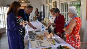 Zabytkowe auta, dorożki, książki i rękodzieło historyczne... - zdjęcie 12