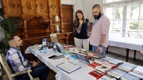 Zabytkowe auta, dorożki, książki i rękodzieło historyczne... - zdjęcie 7