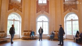 Uczestnicy kursu przewodnickiego po Szlaku Piastowskim zwiedzali pałac w Czerniejewie - zdjęcie 12