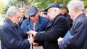 Pamiątkowa tablica w Goślinowie na cześć powołania NSZZ Solidarność Rolników Indywidualnych - zdjęcie 10