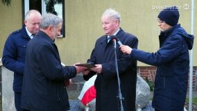 Pamiątkowa tablica w Goślinowie na cześć powołania NSZZ Solidarność Rolników Indywidualnych - zdjęcie 9