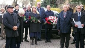 Pamiątkowa tablica w Goślinowie na cześć powołania NSZZ Solidarność Rolników Indywidualnych - zdjęcie 4