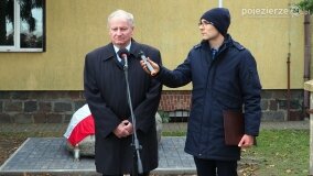 Pamiątkowa tablica w Goślinowie na cześć powołania NSZZ Solidarność Rolników Indywidualnych - zdjęcie 3