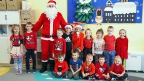 Św. Mikołaj zawitał do przedszkoli i żłobka w gminie Gniezno - zdjęcie 36