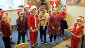 Św. Mikołaj zawitał do przedszkoli i żłobka w gminie Gniezno - zdjęcie 25