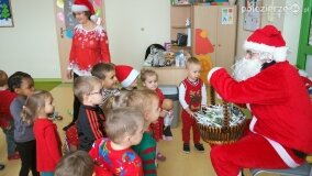 Św. Mikołaj zawitał do przedszkoli i żłobka w gminie Gniezno - zdjęcie 12