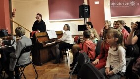 Połączone siły dwóch szubińskich szkół w muzealnym koncercie kolęd - zdjęcie 11