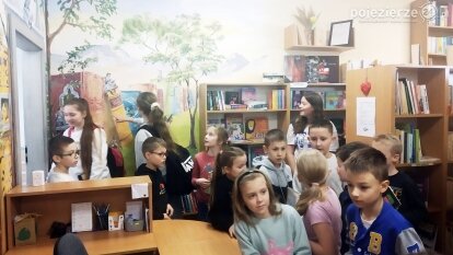 Fantastyczny mural! „Zaczarowana Kraina Książek” w bibliotece w Zdziechowie!