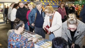 Magiczny wieczór w Zdziechowie! Premiera książki o atrakcjach turystycznych gminy Gniezno! - zdjęcie 66