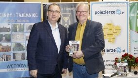 Magiczny wieczór w Zdziechowie! Premiera książki o atrakcjach turystycznych gminy Gniezno! - zdjęcie 60
