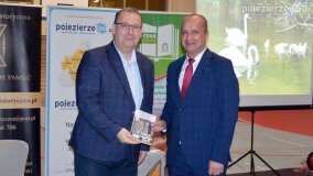 Magiczny wieczór w Zdziechowie! Premiera książki o atrakcjach turystycznych gminy Gniezno! - zdjęcie 56