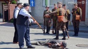Historia wkroczyła na rynek i wyspę w Łabiszynie - zdjęcie 25