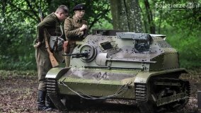 W Pałacu Lubostroń wybuchy i tankietki w akcji - zdjęcie 27