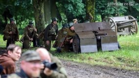 W Pałacu Lubostroń wybuchy i tankietki w akcji - zdjęcie 18