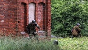 W Pałacu Lubostroń wybuchy i tankietki w akcji - zdjęcie 10