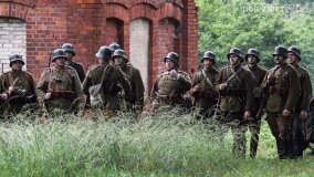 W Pałacu Lubostroń wybuchy i tankietki w akcji - zdjęcie 1