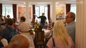 Pałac w Czerniejewie oblegany przez turystów! - zdjęcie 53