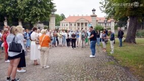Pałac w Czerniejewie oblegany przez turystów! - zdjęcie 2