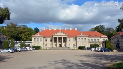 Wrześniowy spacer po pałacu w Czerniejewie