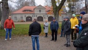 Listopadowa wędrówka po pałacu w Czerniejewie - zdjęcie 1