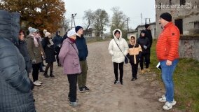 Powędrowali śladami Paruszewskich i Wendorffów, czyli do Dziadkowa i Mielna - zdjęcie 24