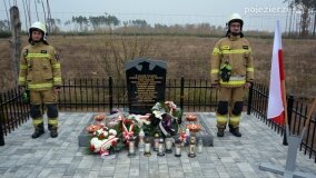 W hołdzie Polakom zamordowanym przez Niemców! W Mielnie odsłonięto nowy pomnik! - zdjęcie 58