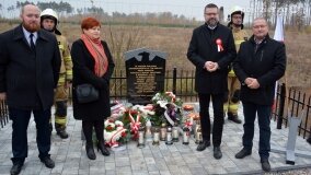 W hołdzie Polakom zamordowanym przez Niemców! W Mielnie odsłonięto nowy pomnik! - zdjęcie 53