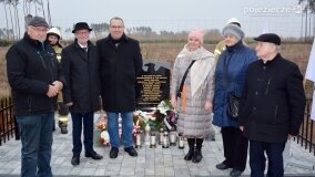 W hołdzie Polakom zamordowanym przez Niemców! W Mielnie odsłonięto nowy pomnik! - zdjęcie 51