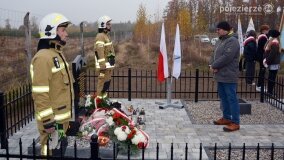 W hołdzie Polakom zamordowanym przez Niemców! W Mielnie odsłonięto nowy pomnik! - zdjęcie 45