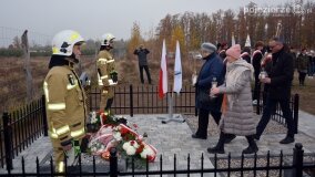 W hołdzie Polakom zamordowanym przez Niemców! W Mielnie odsłonięto nowy pomnik! - zdjęcie 40