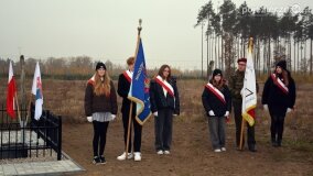 W hołdzie Polakom zamordowanym przez Niemców! W Mielnie odsłonięto nowy pomnik! - zdjęcie 6