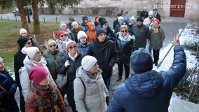 Piloci wycieczek poznali tajemnice pałacu w Czerniejewie i niemieckiej zbrodni na „Dziekance”! - zdjęcie 51