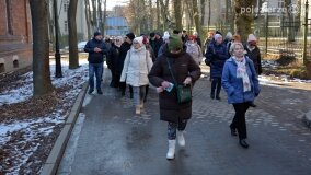 Piloci wycieczek poznali tajemnice pałacu w Czerniejewie i niemieckiej zbrodni na „Dziekance”! - zdjęcie 49