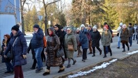 Piloci wycieczek poznali tajemnice pałacu w Czerniejewie i niemieckiej zbrodni na „Dziekance”! - zdjęcie 48