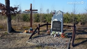 Piloci wycieczek poznali tajemnice pałacu w Czerniejewie i niemieckiej zbrodni na „Dziekance”! - zdjęcie 44