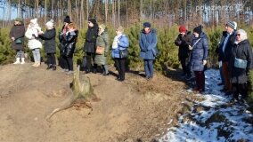 Piloci wycieczek poznali tajemnice pałacu w Czerniejewie i niemieckiej zbrodni na „Dziekance”! - zdjęcie 41