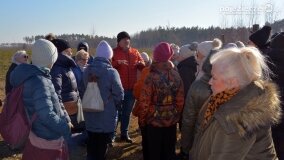 Piloci wycieczek poznali tajemnice pałacu w Czerniejewie i niemieckiej zbrodni na „Dziekance”! - zdjęcie 36