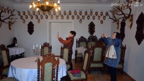 Piloci wycieczek poznali tajemnice pałacu w Czerniejewie i niemieckiej zbrodni na „Dziekance”! - zdjęcie 31