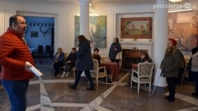 Piloci wycieczek poznali tajemnice pałacu w Czerniejewie i niemieckiej zbrodni na „Dziekance”! - zdjęcie 30